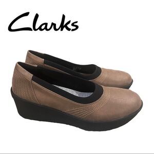 Cloudsteppers by Clarks Tan Flats